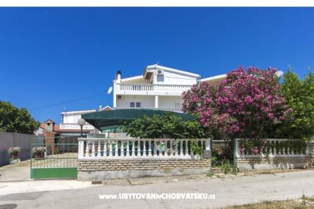 Apartmaji Alaga Vodice Hrvaška