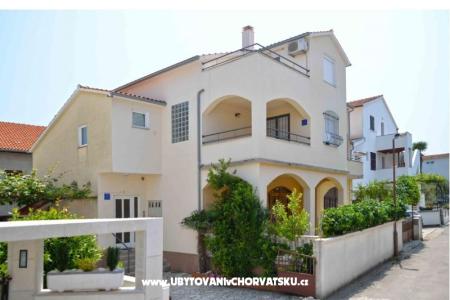 Apartmaji Andrea Vodice Vodice Hrvaška