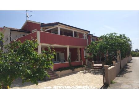 Apartmaji Dea&amp;Paula Vodice Hrvaška