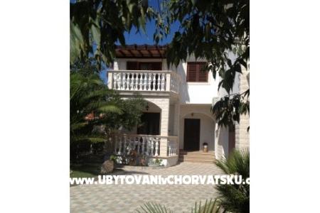 Apartmaji Kraljević foto 2