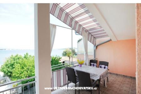 Apartmaji latin Vodice Hrvaška