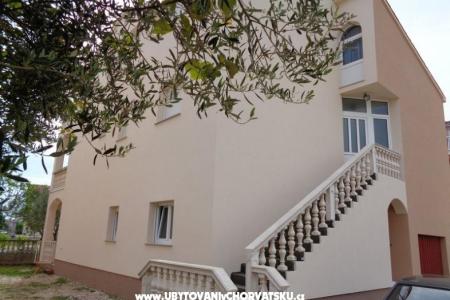 Apartmaji Lucija Vodice Vodice Hrvaška