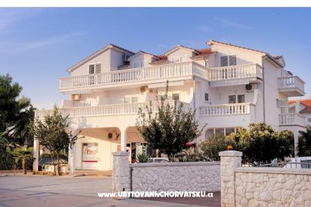 Apartmaji Maleš Vodice Hrvaška