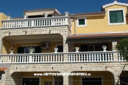 Apartmaji Milka Vodice Hrvaška