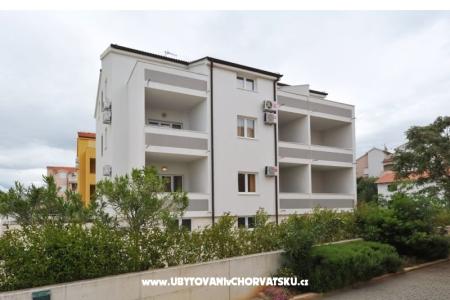 Apartmaji Plima***Srima Vodice Hrvaška