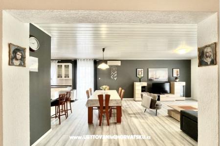 Apartmaji Rino Vodice Hrvaška