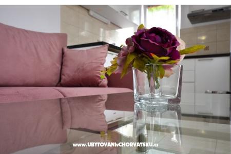 Apartmaji Stella Maris Vodice Hrvaška