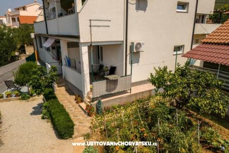 Apartmaji Zdenka Vodice Hrvaška