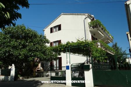 Apartmaji Milka-Jure Srima-Vodice Vodice Hrvaška