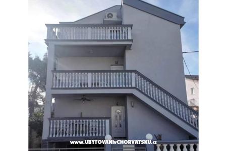 Apartmaji Ria Vodice Vodice Hrvaška