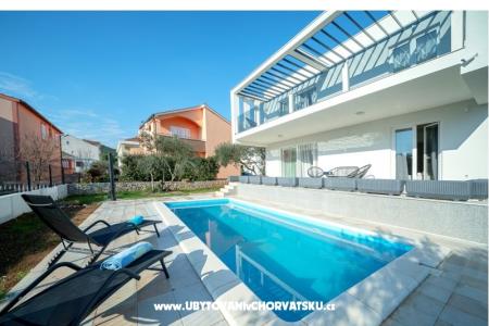 Beach Villa z bazenom Tribunj foto 2