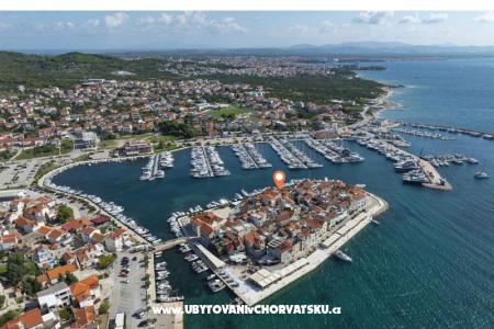 Počitniški dom Olivera – Vodice Hrvaška