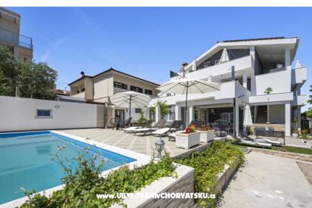 Vila s bazenom i jacuzzijima Vodice Hrvaška