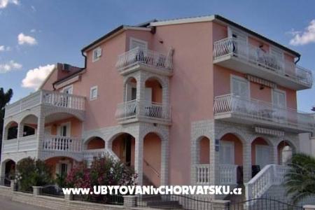 Vila Tonimir Vodice Hrvaška