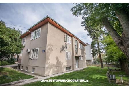 Apartma Tina 10 m. beach foto 2