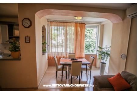 Apartma Tina 10 m. beach foto 5