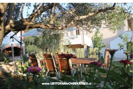 Apartmaji Nikolina foto 5