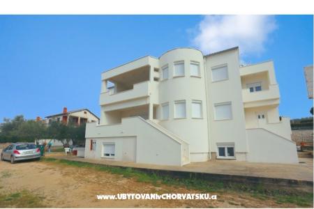 Apartmaji Sandra (100 m more) Zadar Hrvaška