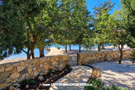 Apartmaji Tena,  prvi red do mora Zadar Hrvaška