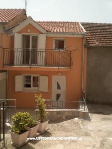 Apartmaji Jakić  Zaostrog Hrvaška