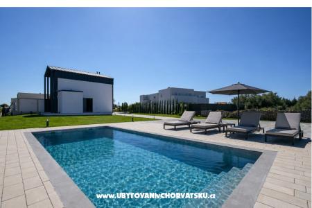 Dalma Park – Zaton Hrvaška