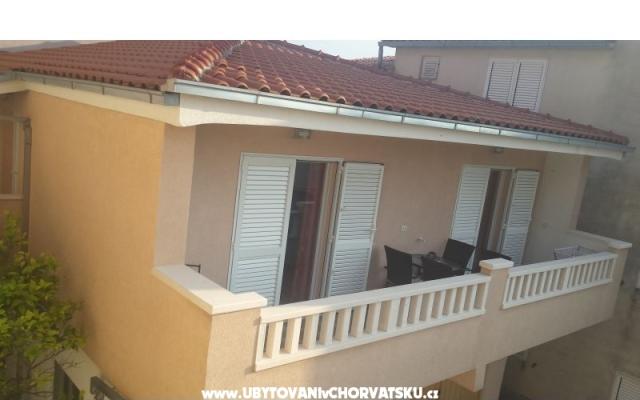 Apartma ANTON - apartmaji Baška Voda Hrvaška