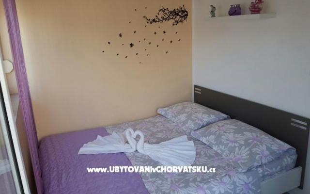 Apartma Dino - apartmaji Baška Voda Hrvaška
