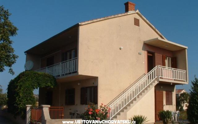 Apartmaji Želo - apartmaji Betina Hrvaška