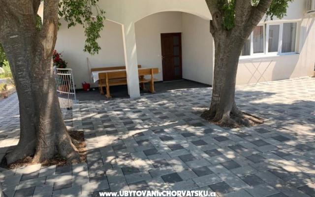 Apartma Anka - apartmaji Bibinje Hrvaška