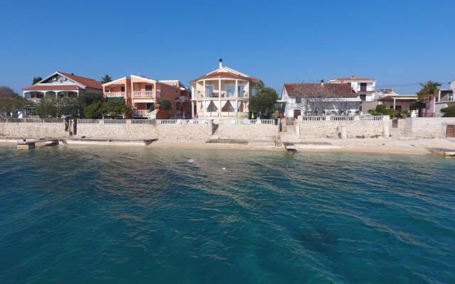 Apartmaji First row to the sea - apartmaji Bibinje Hrvaška