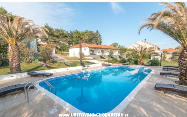  Villa Mediterano Bibinje + pool - apartmaji Bibinje Hrvaška