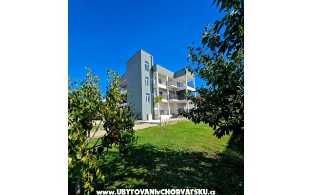 Apartmaji Royal Holiday  - apartmaji Bibinje Hrvaška