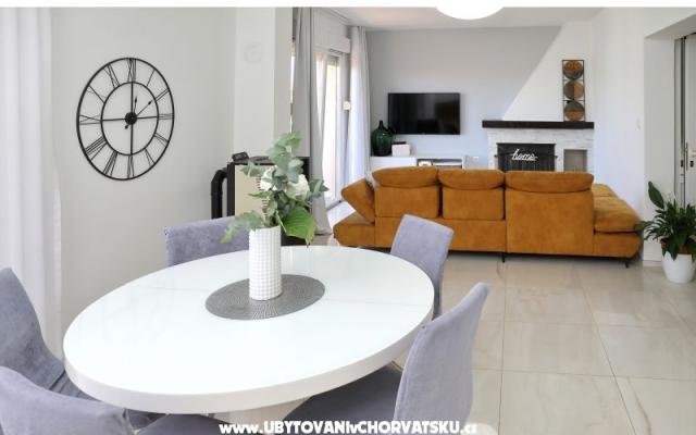 Bella's Home - apartmaji Bibinje Hrvaška