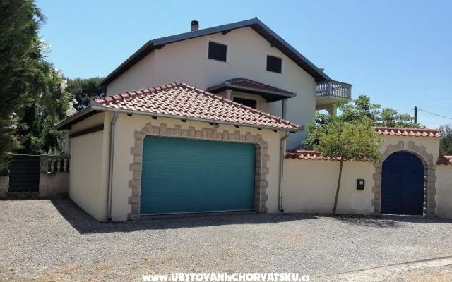 Holiday Apartmaji Helena - apartmaji Bibinje Hrvaška