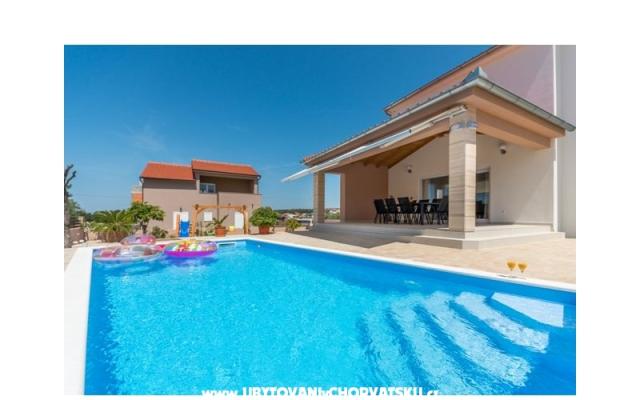 Holiday house vila Kunfin - apartmaji Bibinje Hrvaška