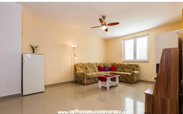 Apartmaji Antonela - apartmaji Biograd Hrvaška