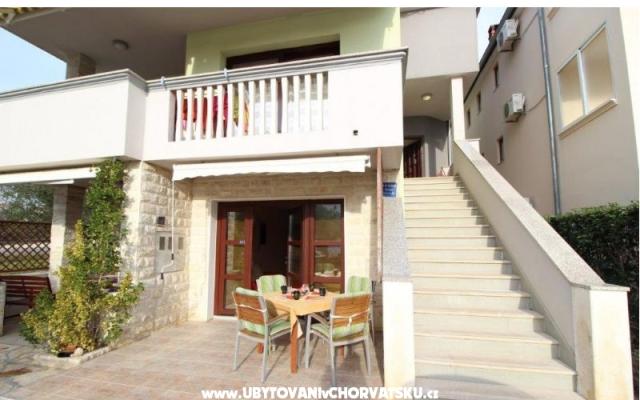 Apartmaji Golem - apartmaji Biograd Hrvaška