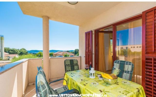 Apartmaji Blandona - apartmaji Biograd Hrvaška
