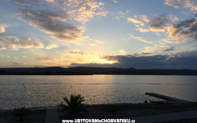 Euroholiday apartments - apartmaji Biograd Hrvaška