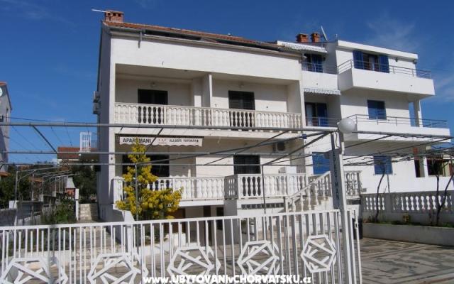 Vila Šesto - apartmaji Biograd Hrvaška