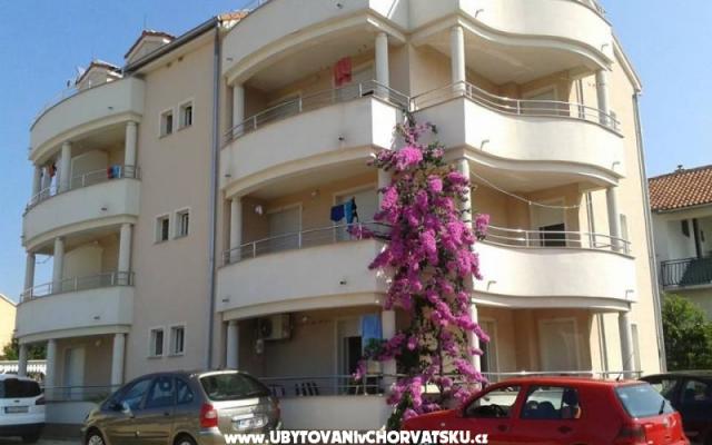 Villa Angie - apartmaji Biograd Hrvaška
