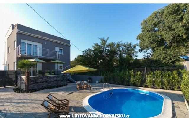 Villa Pjena - apartmaji Biograd Hrvaška
