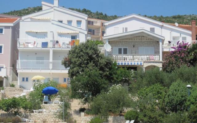 Apartmaji Mediteraneo - apartmaji Blace Hrvaška