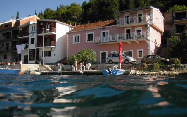 Home Holiday Blace - apartmaji Blace Hrvaška
