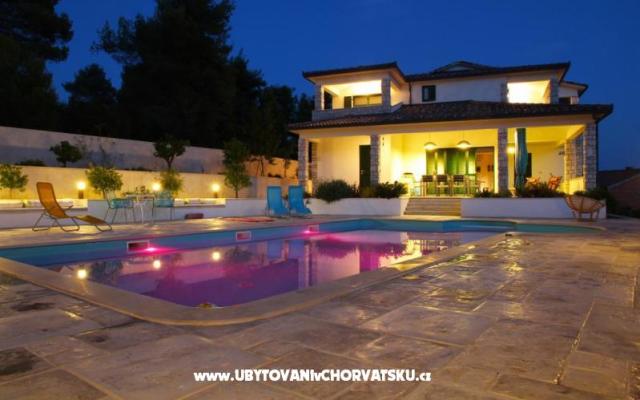 Villa Dora - apartmaji Blato - Korčula Hrvaška