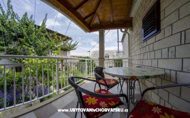 Apartma Zorica Jović - apartmaji otok Brač Hrvaška