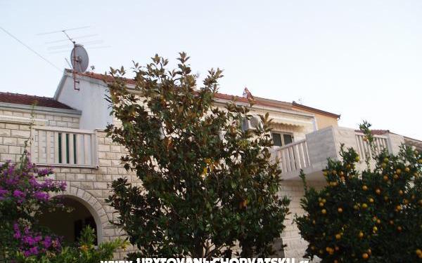 Apartmaji Kunac - apartmaji otok Brač Hrvaška