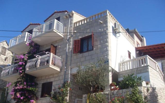 Apartmats JUJE - apartmaji otok Brač Hrvaška