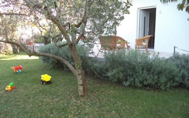 Počitniški dom Sumartin - apartmaji otok Brač Hrvaška