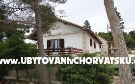 Vila Amelia - apartmaji otok Brač Hrvaška
